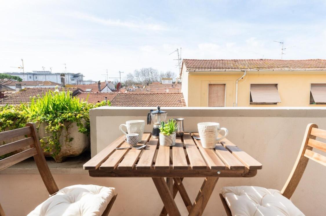 Seaside Apt Private Parking And Near The Beach فياريجيو المظهر الخارجي الصورة